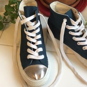 ‘Forever 21’ Hi-Top Sneakers w/Metallic Toes